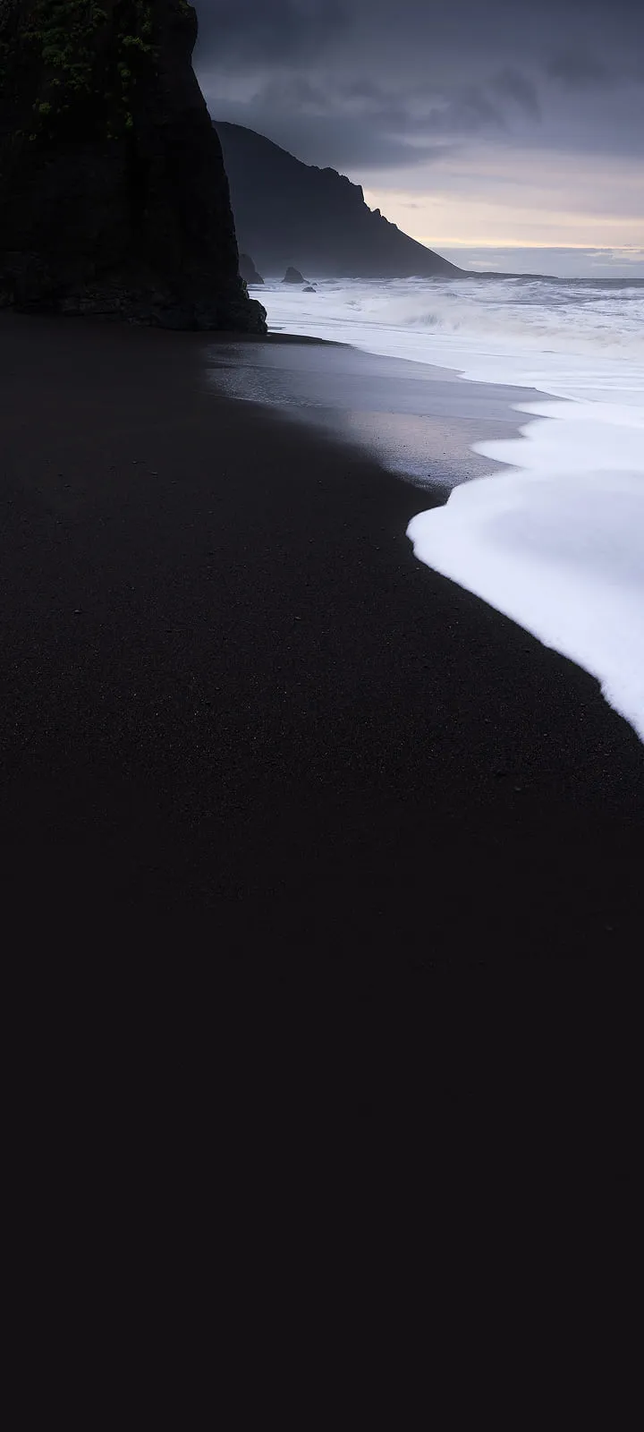Dark & Moody wallpaper